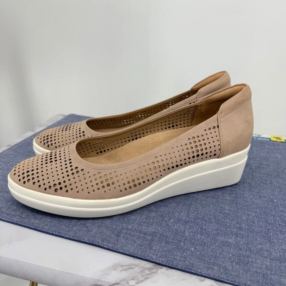 Naturalizer Sam 2 Women 11M Beige Perforated Wedge Ballet Flats Shoes Faux Suede